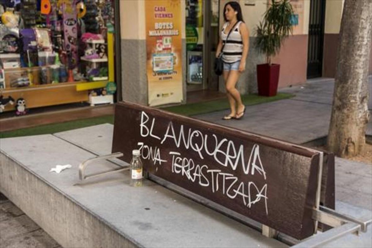 PALMA Pintada contra la masificación en la capital balear. PALMA Pintada contra la masificación en la capital balear.