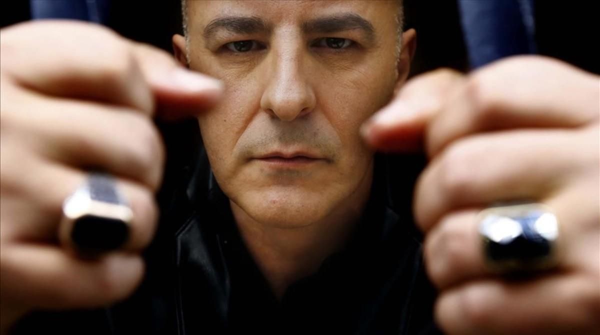 El actor Roberto Álamo, en Madrid, durante la entrevista para presentar ’Que Dios nos perdone’. El actor Roberto Álamo, en Madrid, durante la entrevista para presentar ’Que Dios nos perdone’.