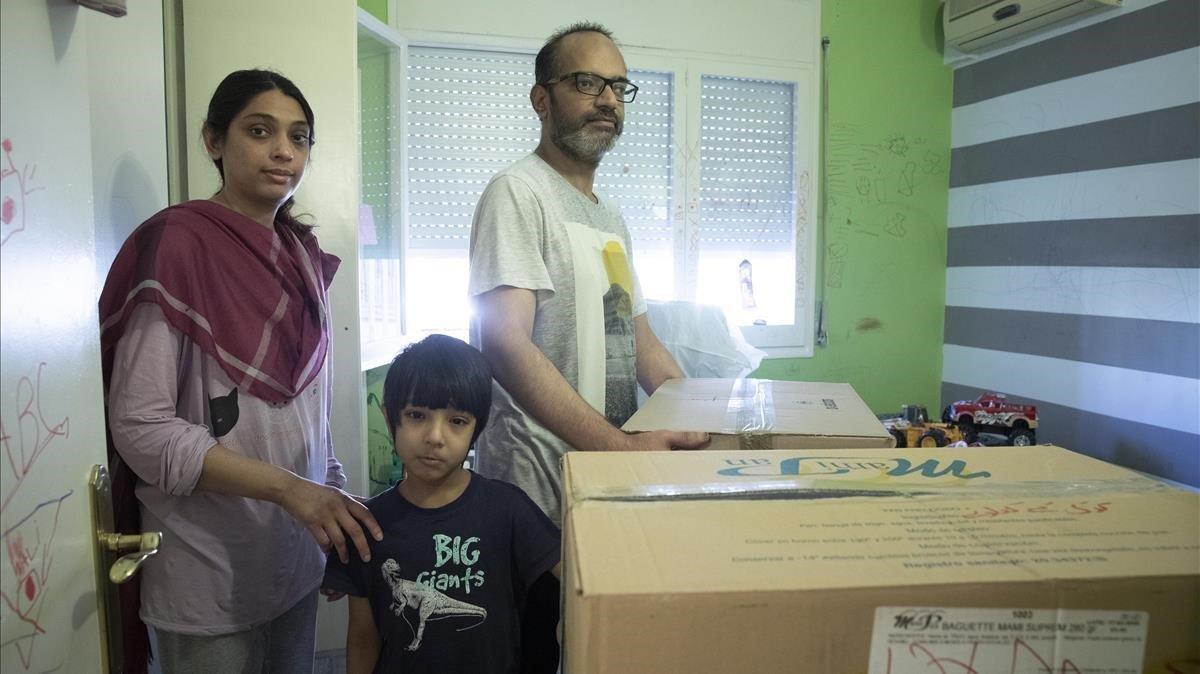 Sheikh, Faiz y su hijo, pendientes de ser desalojados de la vivienda donde residen.