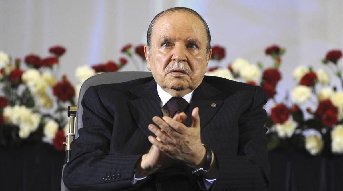 El cap de l'Exèrcit algerià demana inhabilitar Bouteflika El cap de l'Exèrcit algerià demana inhabilitar Bouteflika