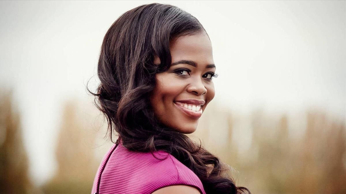 Pretty Yende, en una imagen promocional. Pretty Yende, en una imagen promocional.