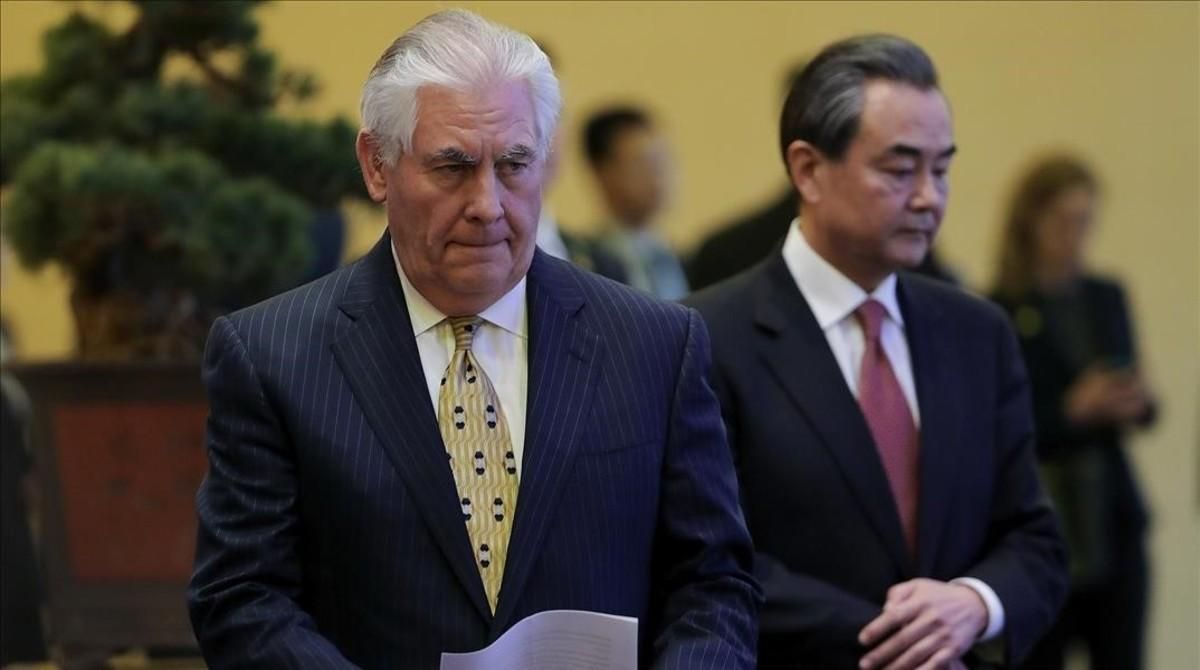 El ministro de Exteriores chino, Wang Yi, y el secretario de Estado Rex Tillerson. El ministro de Exteriores chino, Wang Yi, y el secretario de Estado Rex Tillerson.