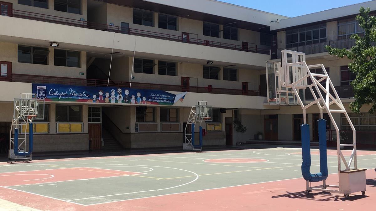 El colegio marista Alonso Ercilla, en Santiago de Chile, vacío porque son las vaciones de verano. El colegio marista Alonso Ercilla, en Santiago de Chile, vacío porque son las vaciones de verano.