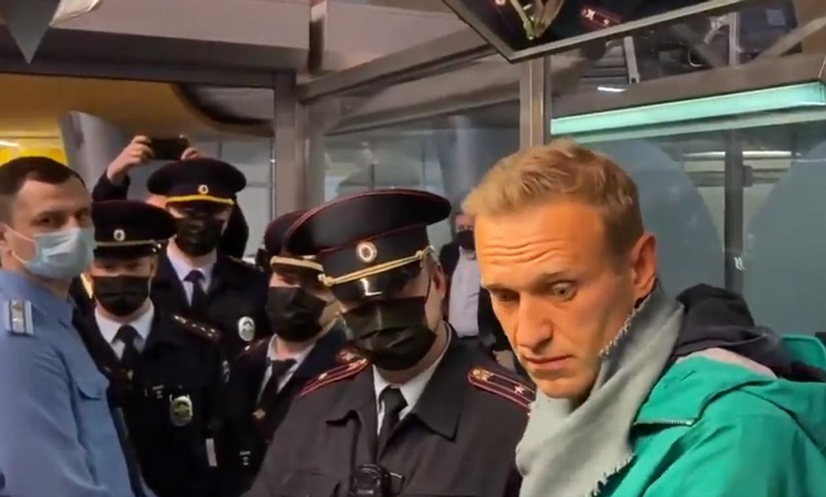 Alexéi Navalni cuando fue detenido el pasado mes de enero en el aeropuerto de Moscú.
