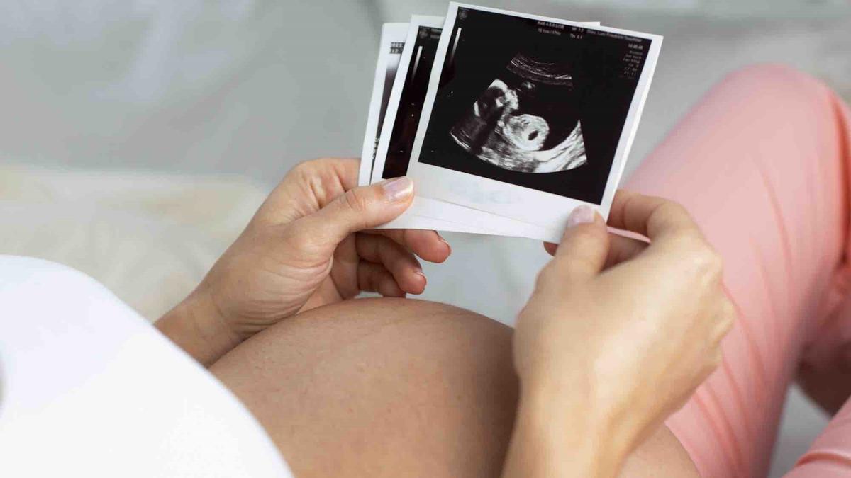 Más allá de la pérdida gestacional de Ayuso: El tabú del aborto espontáneo empieza a romperse