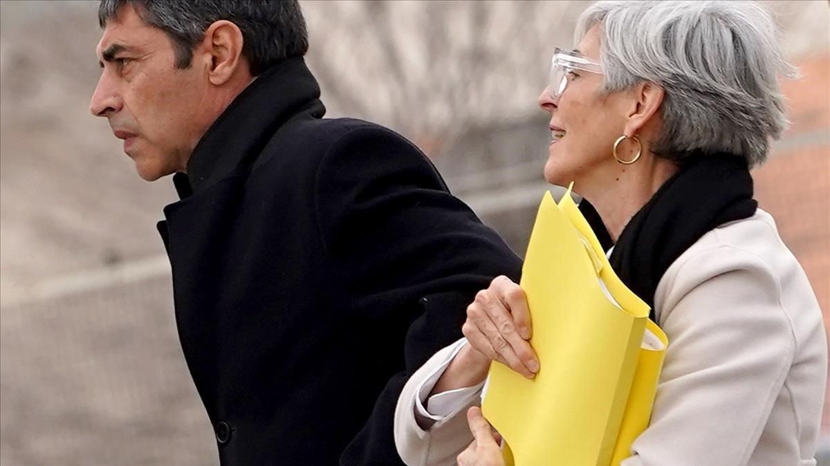 Josep Lluís Trapero y su abogada, Olga Tubau Josep Lluís Trapero y su abogada, Olga Tubau