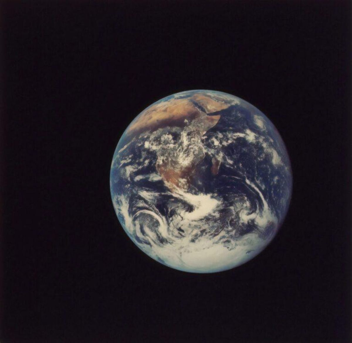 La Tierra bascula como una peonza La Tierra bascula como una peonza