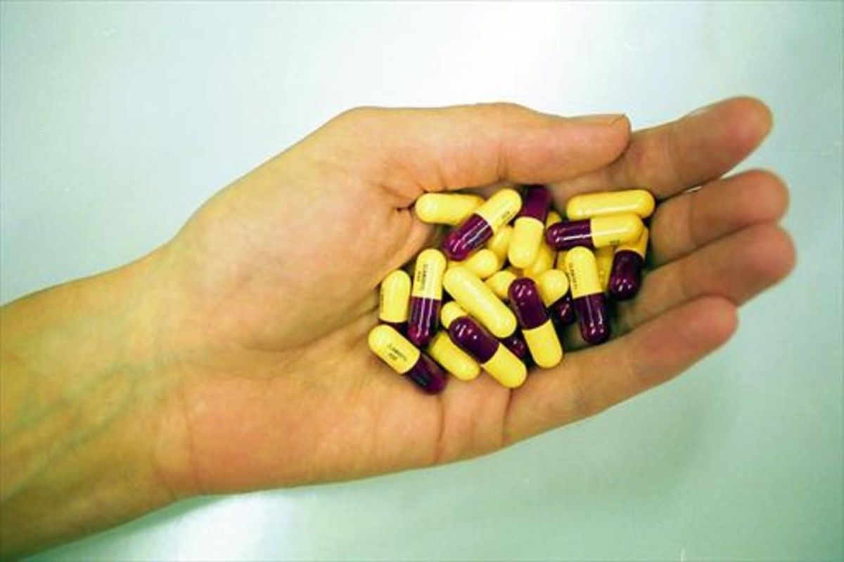 Cápsulas de antibióticos. Cápsulas de antibióticos.