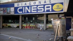 Las salas de cine de CInesa Diagonal de Barcelona, cerradas.