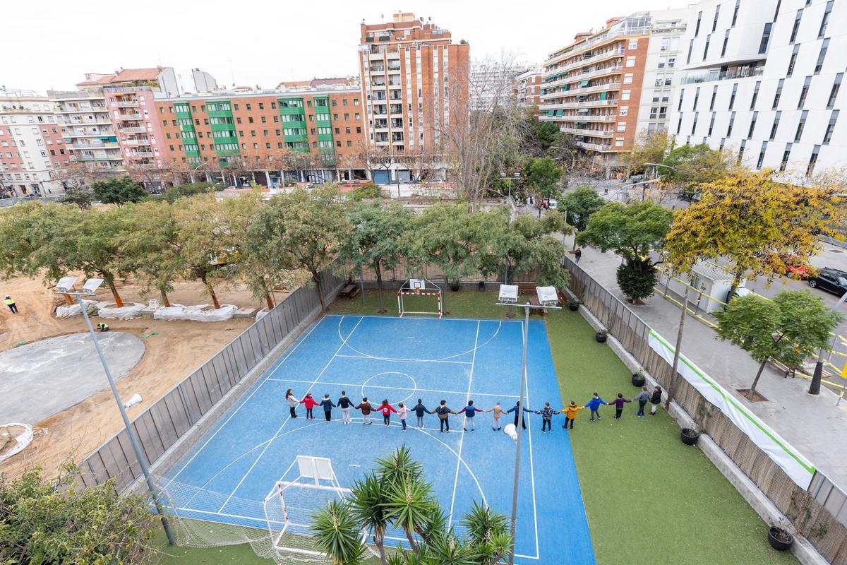El patio de la escuela Paideia, en el distrito de Les Corts, en Barcelona.