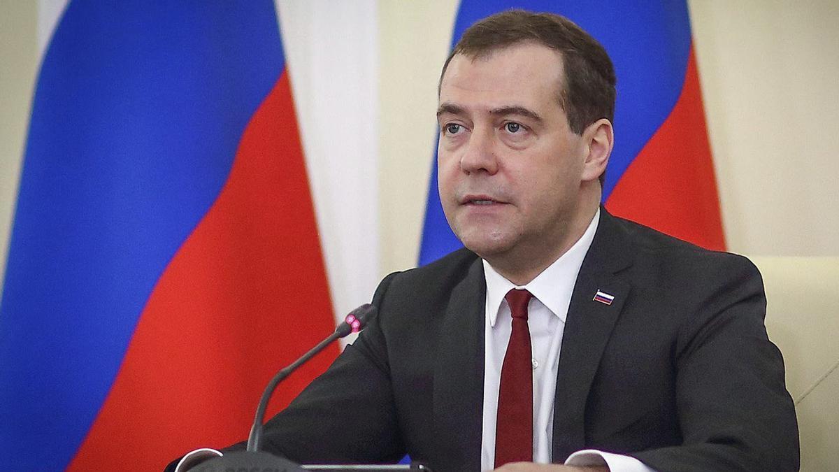El expresidente de Rusia Medvedev dice que el incidente en Polonia muestra que Occidente se acerca a la guerra mundial