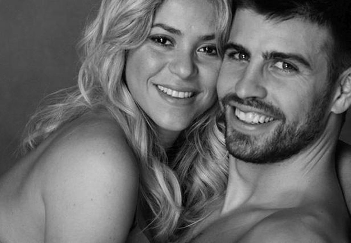 Shakira y Piqué, en una imagen que ha distribuido la cantante a través de su cuenta de Twitter. Shakira y Piqué, en una imagen que ha distribuido la cantante a través de su cuenta de Twitter.