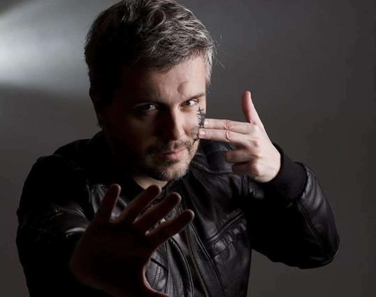 El escritor tiene un don para idear planes retorcidos. Me gusta matar gente, confiesa. El escritor tiene un don para idear planes retorcidos. Me gusta matar gente, confiesa.