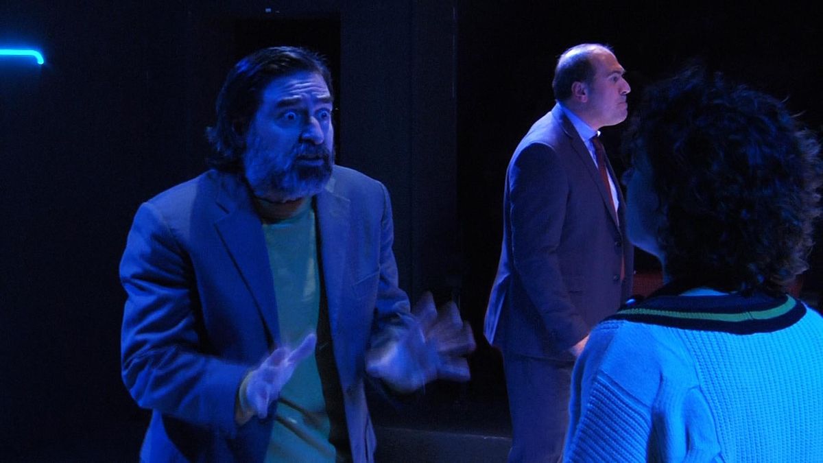 Alberto Lozano (izquierda) y Ramon Godino en un ensayo de ’Angle mort’. Alberto Lozano (izquierda) y Ramon Godino en un ensayo de ’Angle mort’.