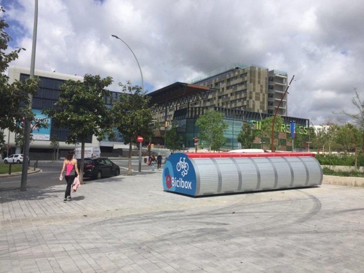 Esplugues suma una estació al servei de bicicletes elèctriques compartides Esplugues suma una estació al servei de bicicletes elèctriques compartides