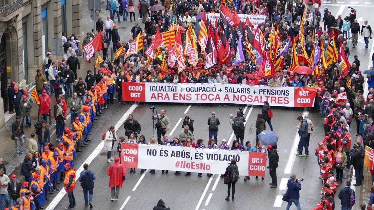 Cabecera de la manifestación en Barcelona.