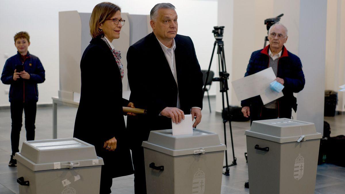 Orban vota en Budapest y advierte a los húngaros que están eligiendo "entre la guerra y la paz" Orban vota en Budapest y advierte a los húngaros que están eligiendo "entre la guerra y la paz"