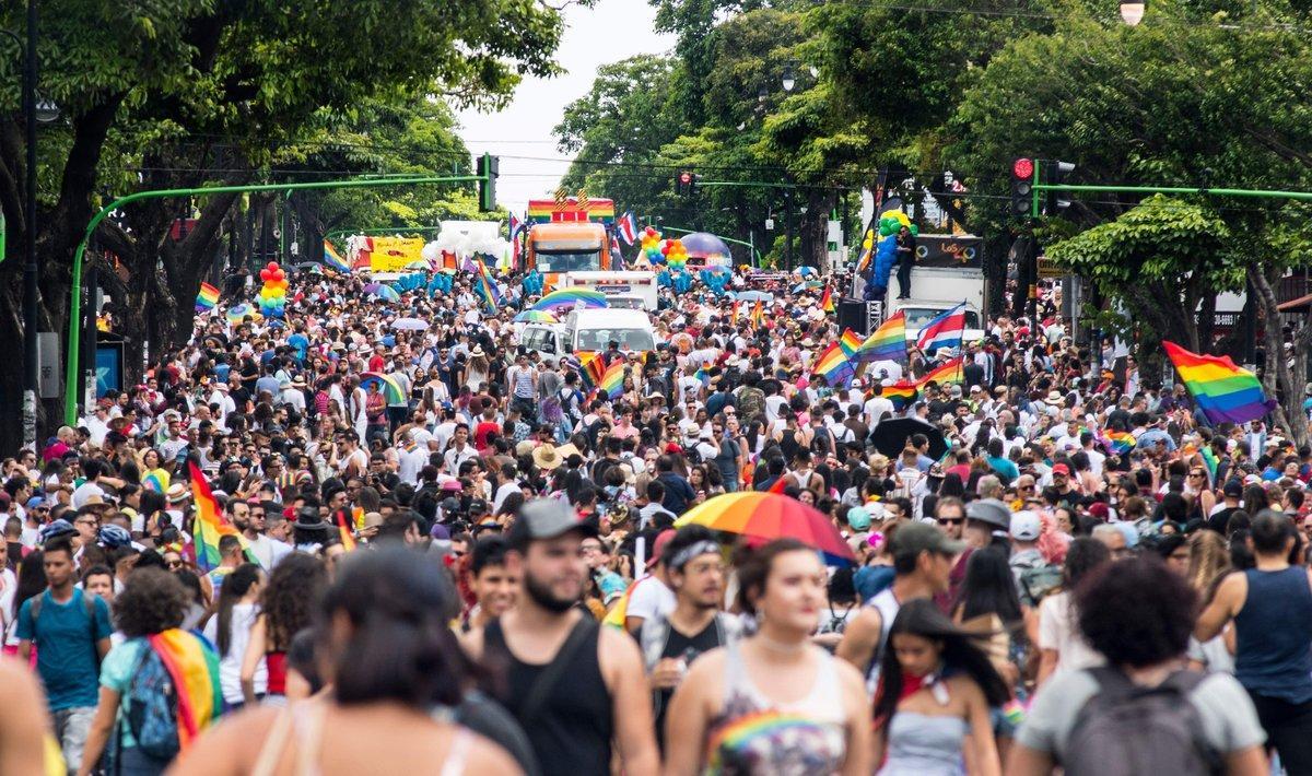 Costa Rica Miles de personas celebran el Orgullo Gay