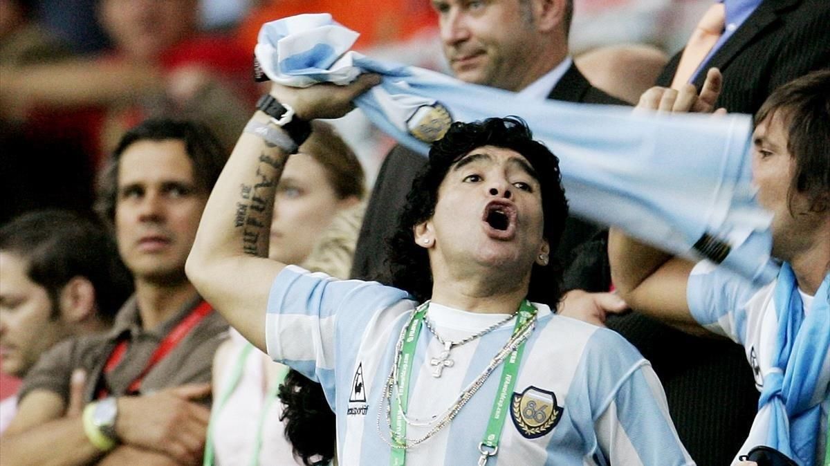 Maradona, como jugador de Argentina, en un partido de su selección rente a Holanda, el 21 de junio del 2008. Maradona, como jugador de Argentina, en un partido de su selección rente a Holanda, el 21 de junio del 2008.