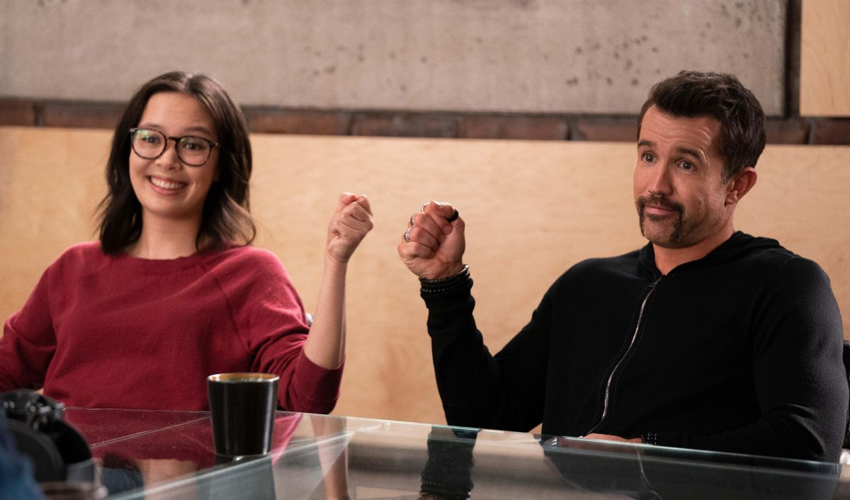 Charlotte Nicdao y Rob McElhenney en la segunda temporada de ’Mythic Quest’. Charlotte Nicdao y Rob McElhenney en la segunda temporada de ’Mythic Quest’.
