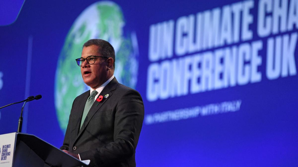 El presidente de la COP26, Alok Sharma, pronuncia su discurso de apertura de la cumbre del clima de Glasgow, este domingo.