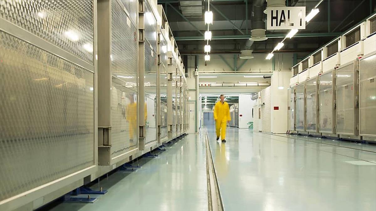 Interior de la planta de Fordo, donde se procesa el enriquecimiento de uranio en Irán.