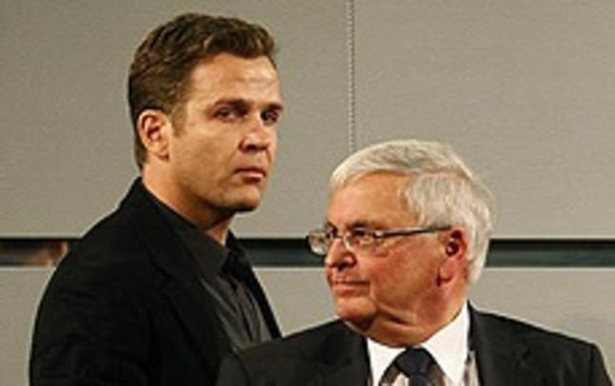 El presidente de la Federación alemana de fútbol (DFB) Theo Zwanziger (derecha) junto a Oliver Bierhoff. El presidente de la Federación alemana de fútbol (DFB) Theo Zwanziger (derecha) junto a Oliver Bierhoff.