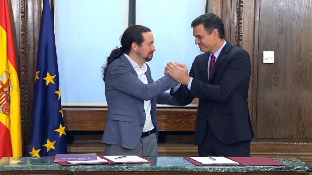 Sanchez e Iglesias en un momento del acto de presentación del programa de gobierno.
