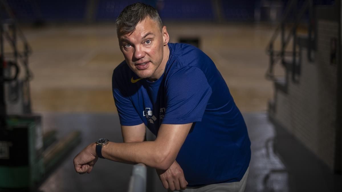 Sarunas Jasikevicius posa en el Palau Blaugrana después de un entrenamiento. Sarunas Jasikevicius posa en el Palau Blaugrana después de un entrenamiento.