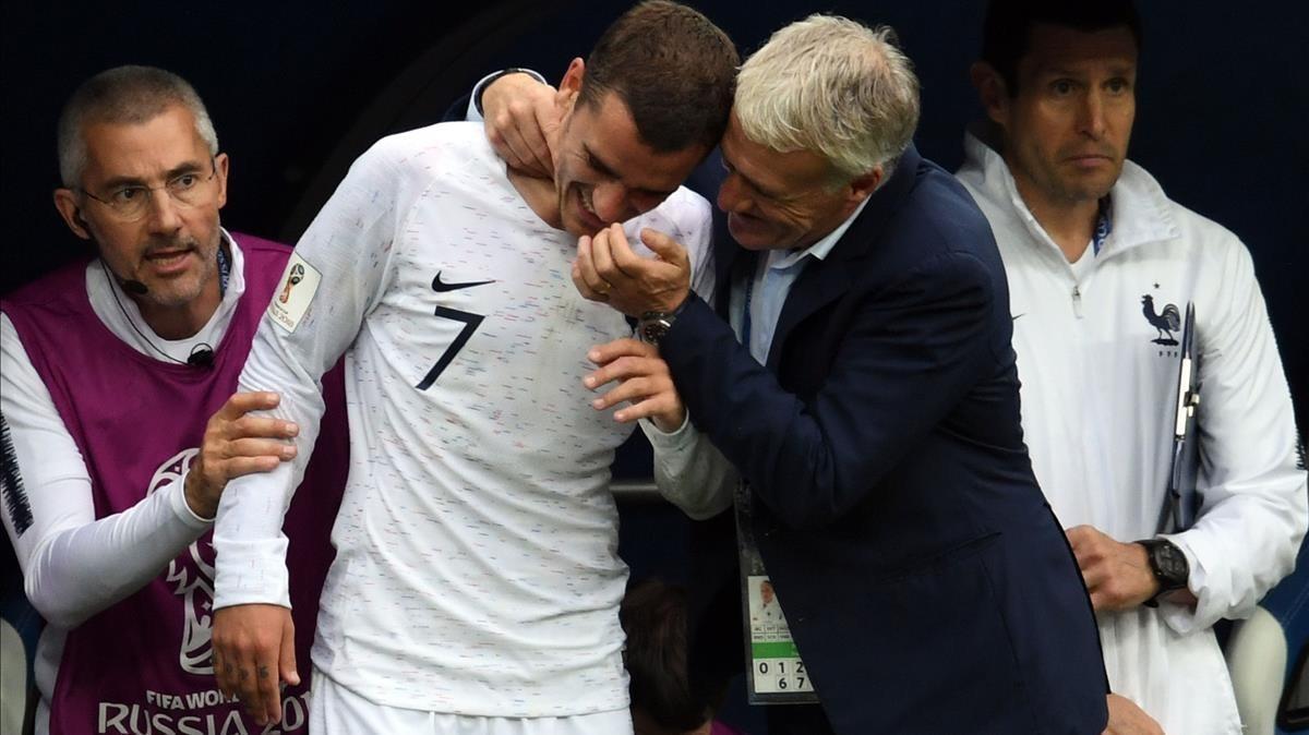 França derrota l'Uruguai (0-2) i es converteix en el primer semifinalista del Mundial