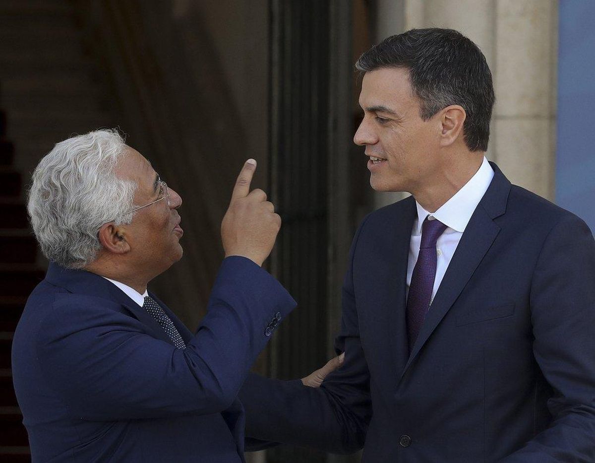El primer ministro de Portugal, Antonio Costa, con Pedro Sánchez, durante un encuentro en Lisboa, en julio del 2018. El primer ministro de Portugal, Antonio Costa, con Pedro Sánchez, durante un encuentro en Lisboa, en julio del 2018.