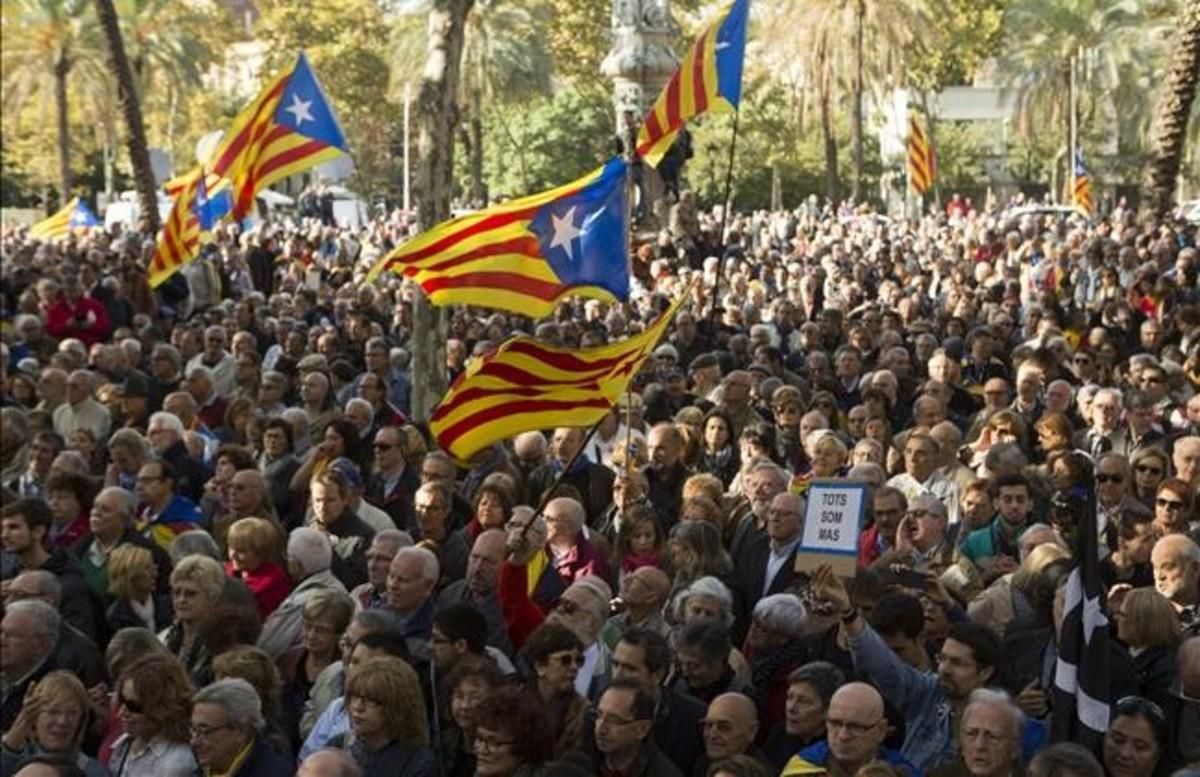 Concentración independentista en apoyo de Artur Mas, Joana Ortega e Irene Rigau ante el TSJC, el pasado 6 de febrero. Concentración independentista en apoyo de Artur Mas, Joana Ortega e Irene Rigau ante el TSJC, el pasado 6 de febrero.
