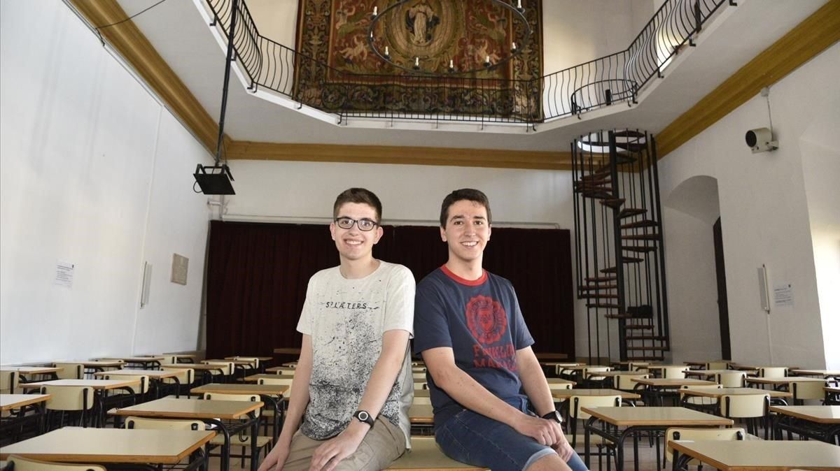 Dos alumnes del mateix institut de Cervera treuen un 9,9 i un 9,8 a la selectivitat Dos alumnes del mateix institut de Cervera treuen un 9,9 i un 9,8 a la selectivitat