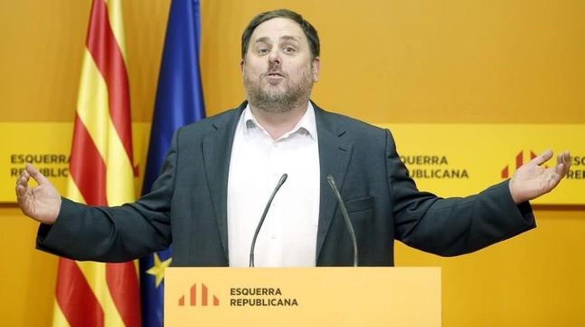Sáenz de Santamaría cita a Junqueras el jueves en la Moncloa Sáenz de Santamaría cita a Junqueras el jueves en la Moncloa