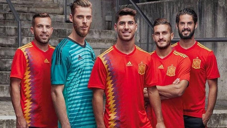 Frustración Calendario carta La camiseta 'republicana' de España del Mundial 2018 causa polémica
