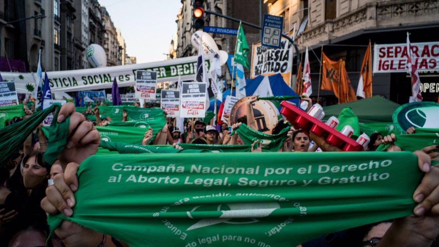 Argentina promulga la ley del aborto para ampliar la "capacidad de decidir"