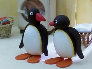 Pingu, a la derecha, junto a su sufrido padre
