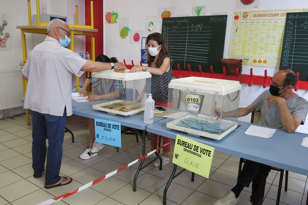 L’abstenció torna a ser la tònica en la segona volta de les regionals franceses L’abstenció torna a ser la tònica en la segona volta de les regionals franceses