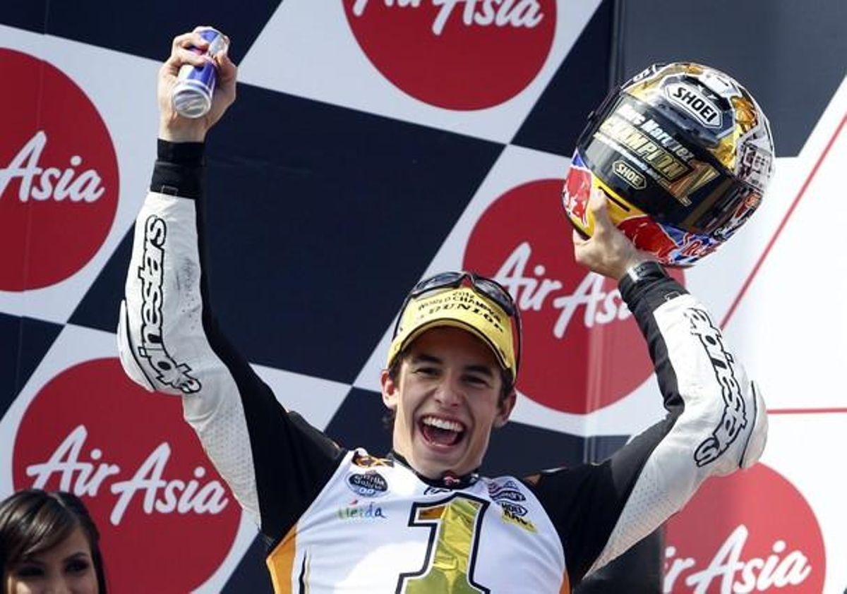 Marc Márquez celebra la consecución del título mundial de Moto2. Marc Márquez celebra la consecución del título mundial de Moto2.