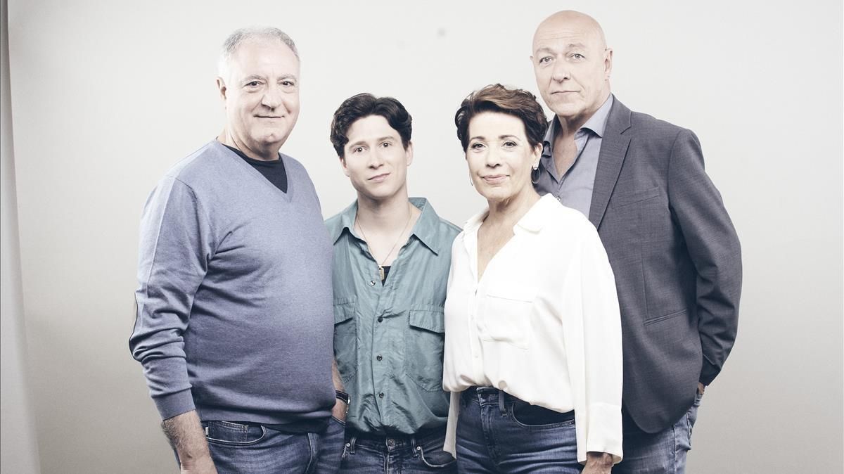 Jordi Bosch, Roger Vilà, Emma Vilarasau y Jordi Martínez, los cuatro intérpretes de la ’La cabra, o qui és Sylvia?’, que presenta La Villarroel. Jordi Bosch, Roger Vilà, Emma Vilarasau y Jordi Martínez, los cuatro intérpretes de la ’La cabra, o qui és Sylvia?’, que presenta La Villarroel.