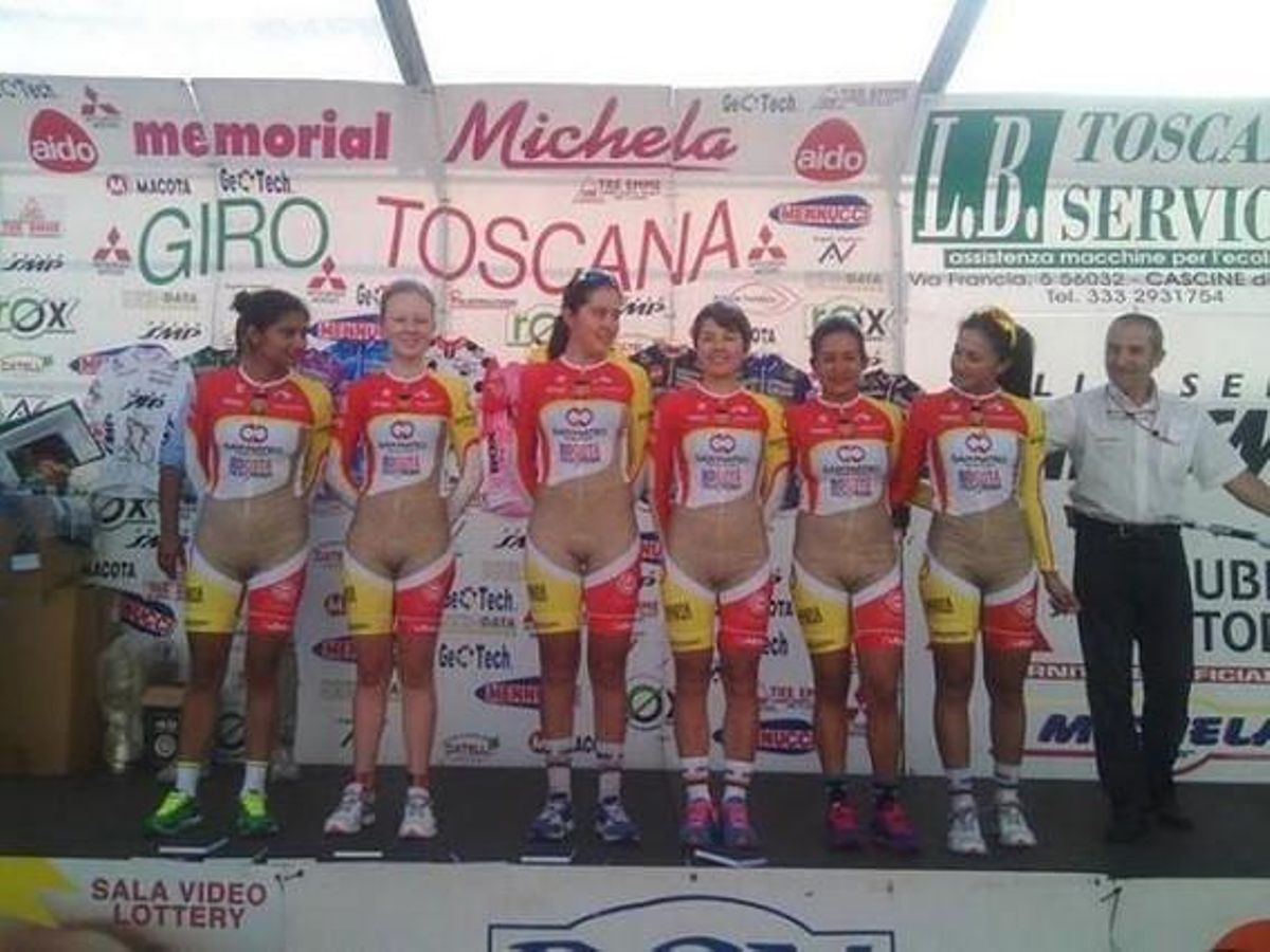 Indumentaria del equipo ciclista del Instituto Distrital de Recreación y Deportes (IDRD) de Bogotá (Colombia) Indumentaria del equipo ciclista del Instituto Distrital de Recreación y Deportes (IDRD) de Bogotá (Colombia)