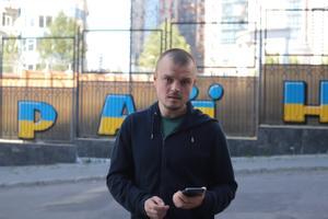 El soldado ucraniano Antón Krutenko pasó dos meses bajo cautiverio ruso tras ser capturado mientras combatía en el noreste de Ucrania.