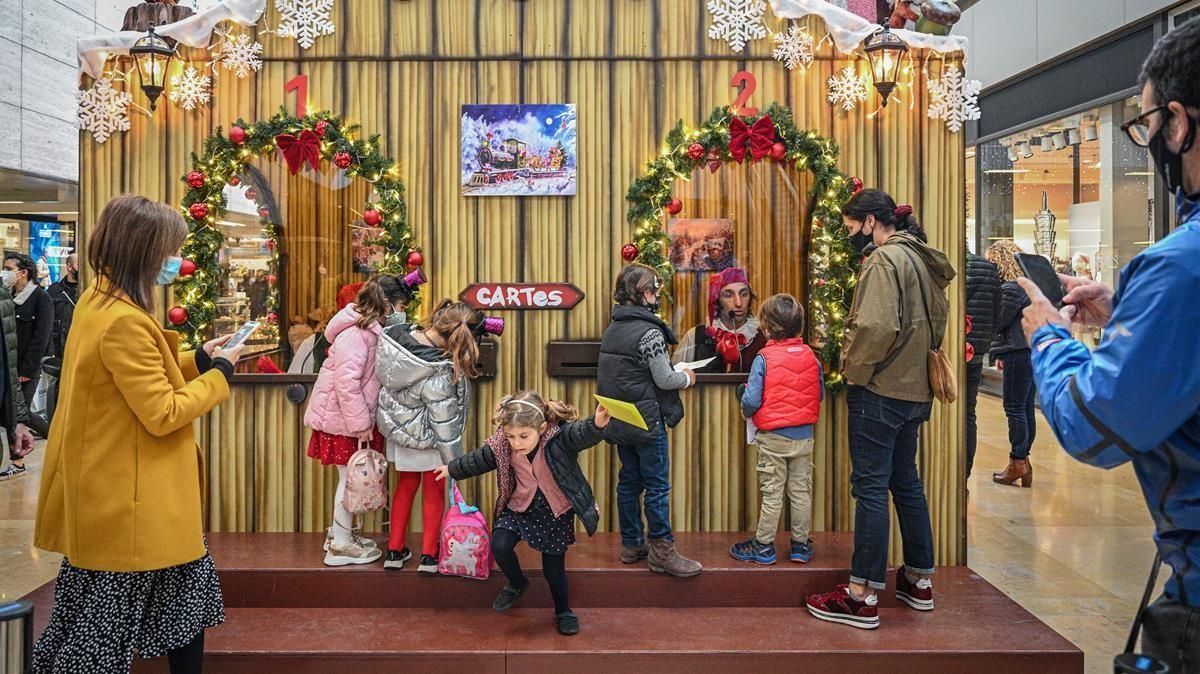 El centro de recepción de cartas infantiles, en L’Illa Diagonal El centro de recepción de cartas infantiles, en L’Illa Diagonal