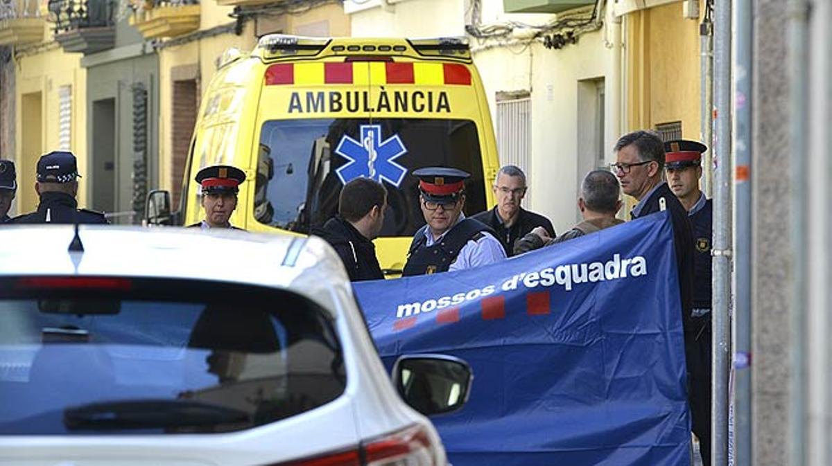 Un mosso assassina la seva exparella i després se suïcida a Sant Feliu de Llobregat.