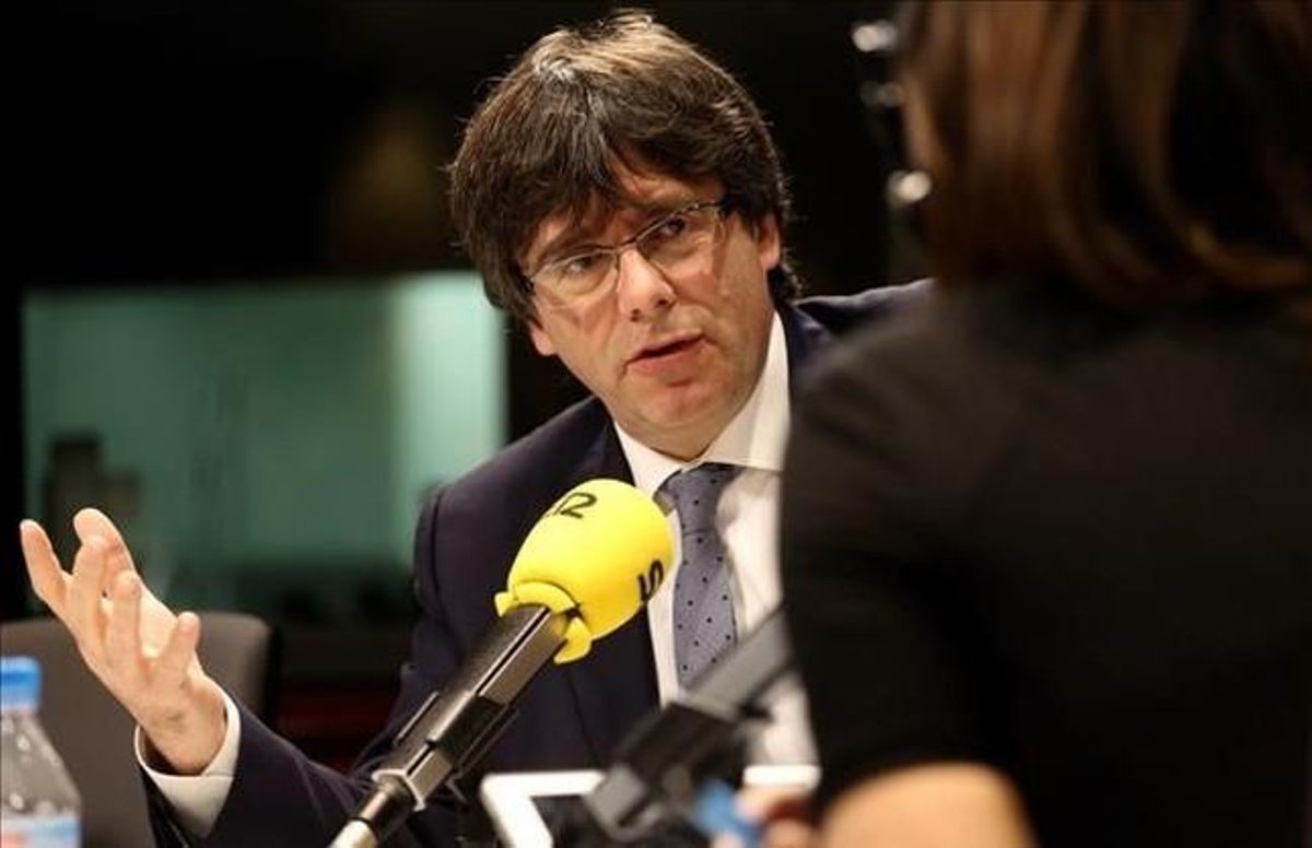 El ’president’ Carles Puigdemont, durante la entrevista que ha concedido este jueves en la cadena SER. El ’president’ Carles Puigdemont, durante la entrevista que ha concedido este jueves en la cadena SER.