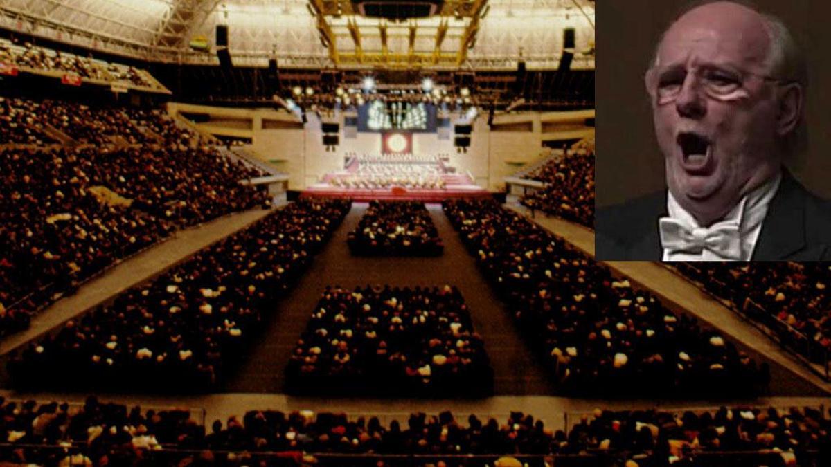 Giuseppe Giacomini. De fondo, escenario de la ’Turandot’ de 1994 en el Palau Sant Jordi de Barcelona. Giuseppe Giacomini. De fondo, escenario de la ’Turandot’ de 1994 en el Palau Sant Jordi de Barcelona.