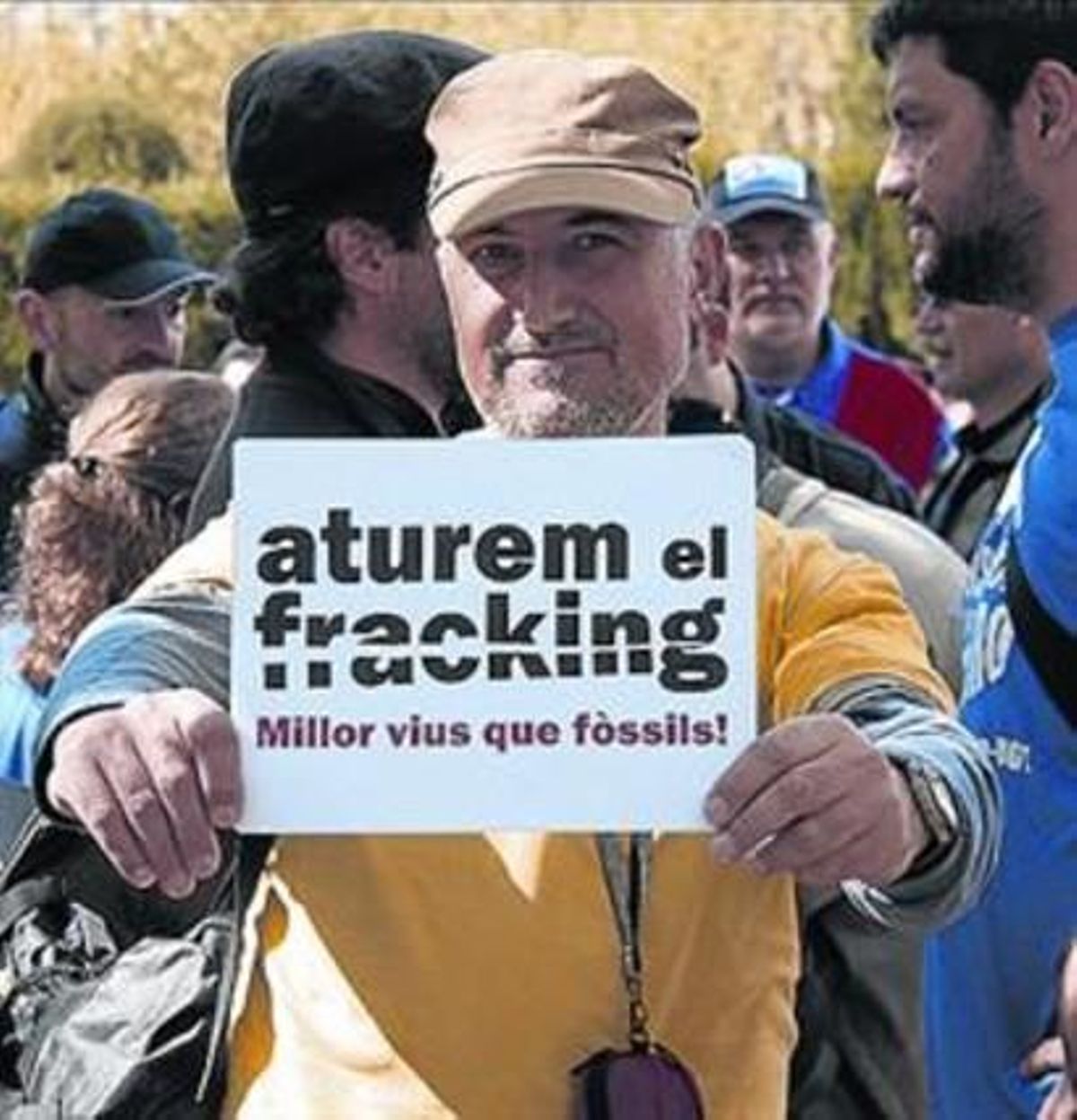 Protesta contra el ’fracking’ ante el Parlament. Protesta contra el ’fracking’ ante el Parlament.