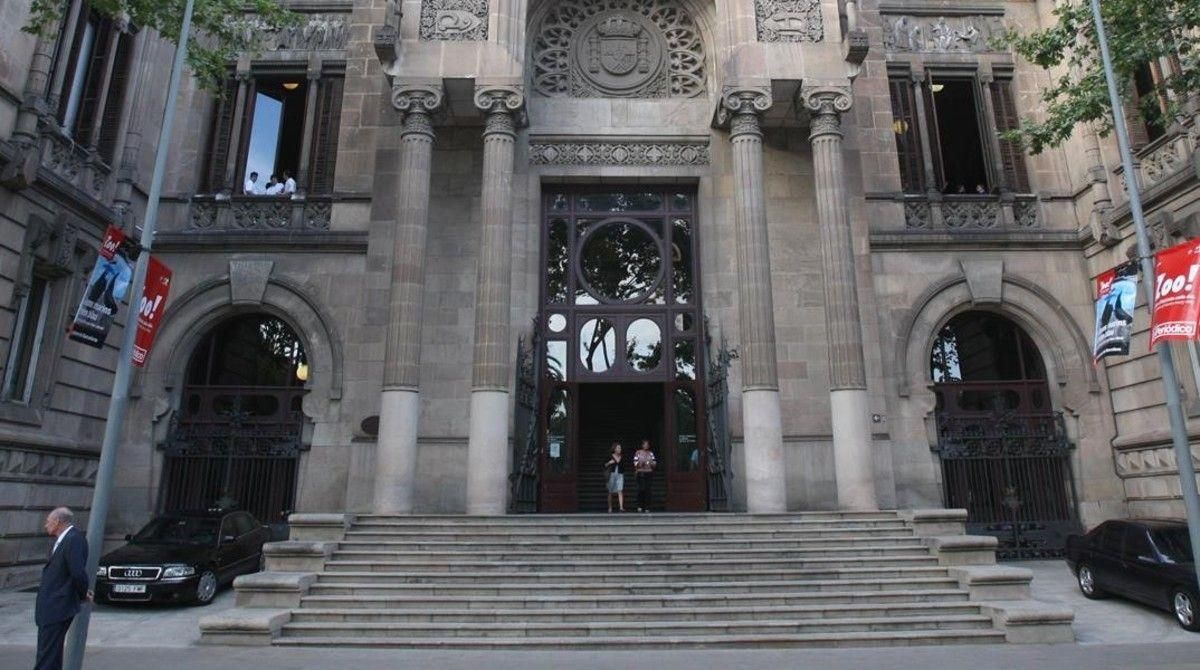 Fachada de la Audiencia de Barcelona Fachada de la Audiencia de Barcelona