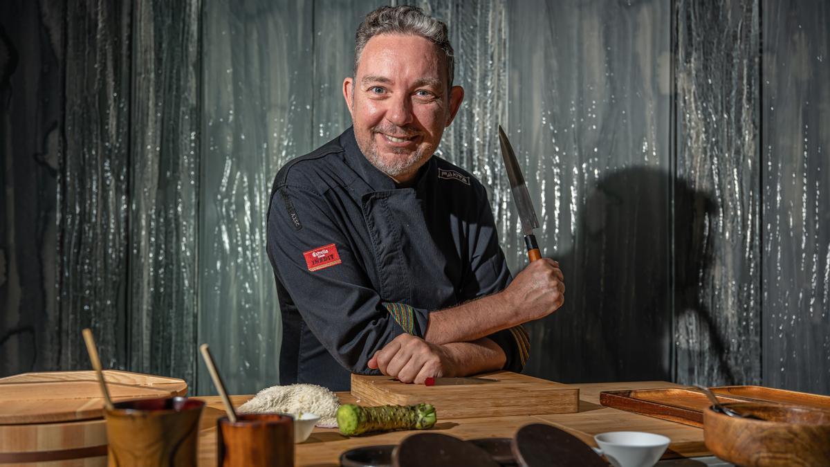 Albert Adrià en la barra de ’sushi’ de Enigma. Albert Adrià en la barra de ’sushi’ de Enigma.