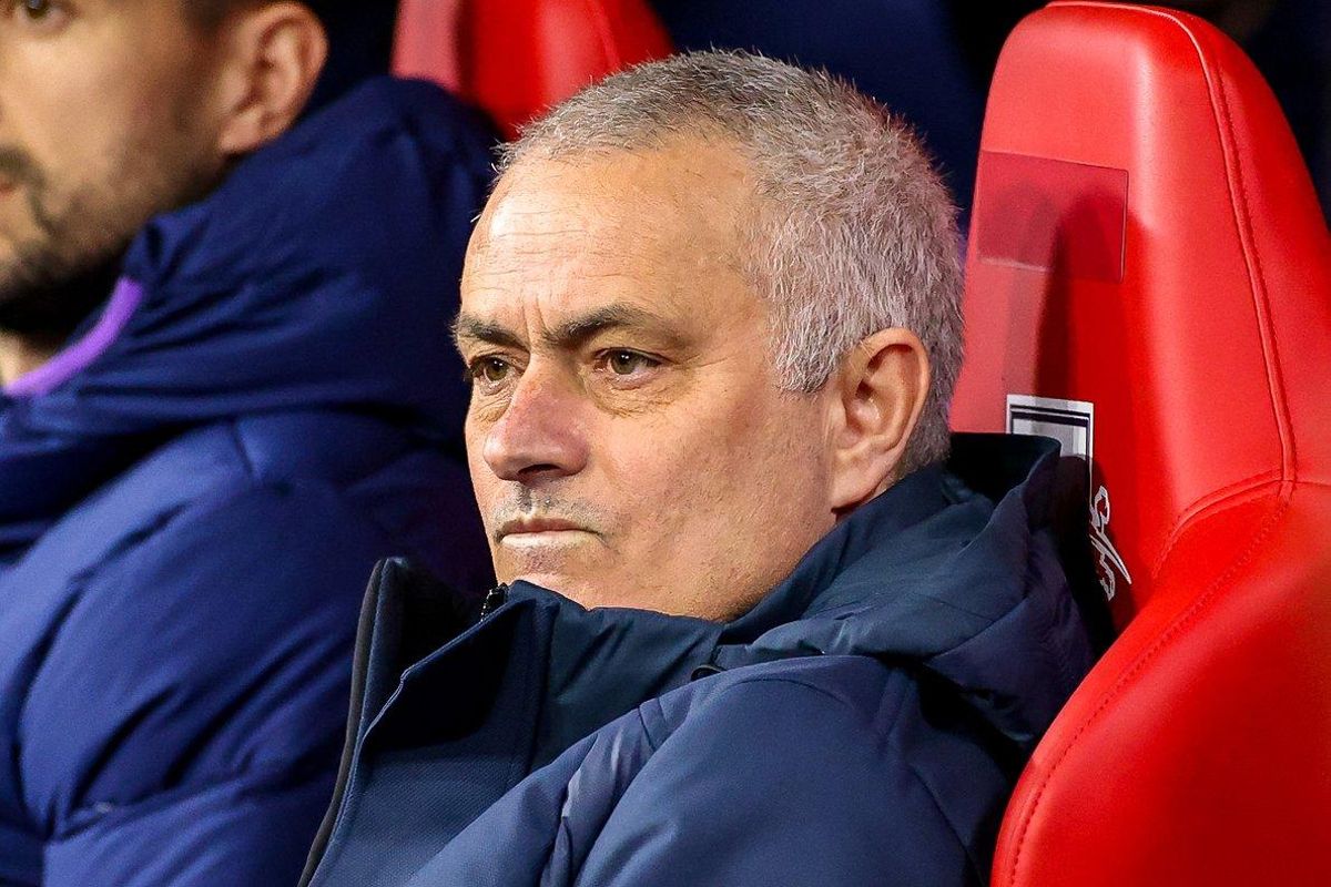 El técnico José Mourinho durante un partido con el Tottenham. El técnico José Mourinho durante un partido con el Tottenham.